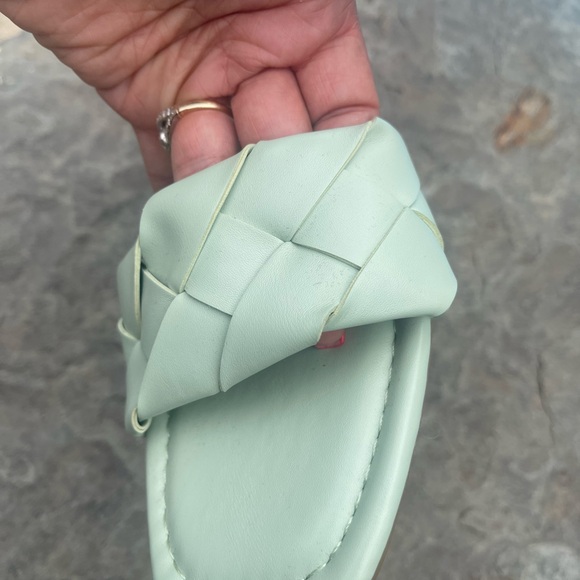 GC Shoes Women’s Mint Pistachio Colored Leather Slide Flat Sandals SZ 9 - Picture 7 of 7